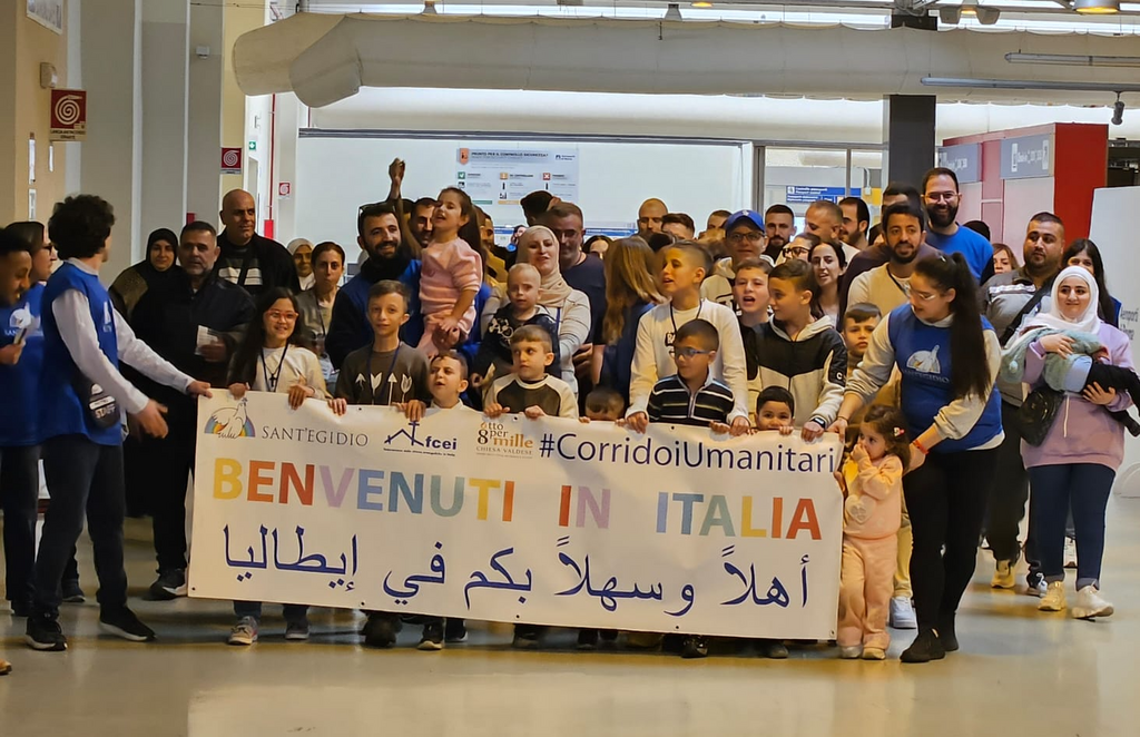 Um corredor de paz trouxe hoje para Roma os refugiados sírios do Líbano. Mais de um terço são crianças: nascidas durante a guerra, acolhidas por 10 regiões de Itália, vão finalmente conhecer a paz